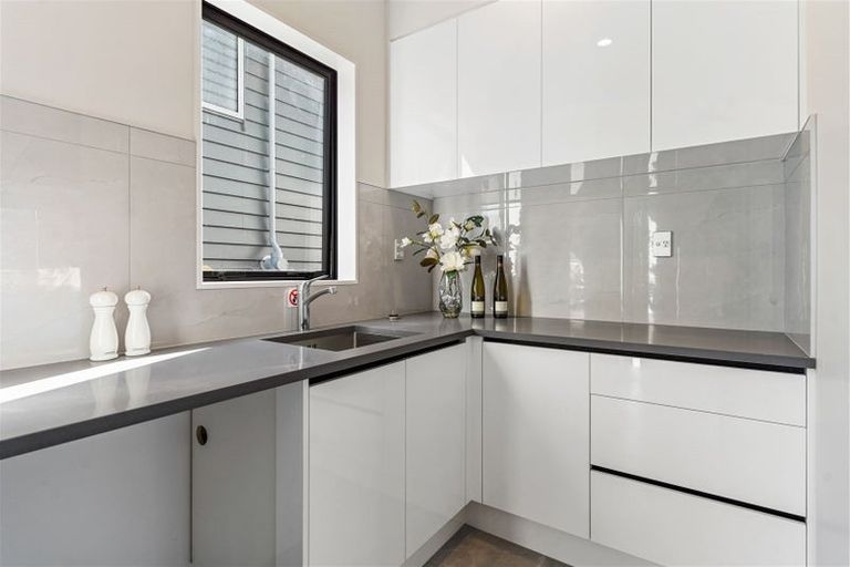 Photo of property in 1 Pae Lane, Flat Bush, Auckland, 2019