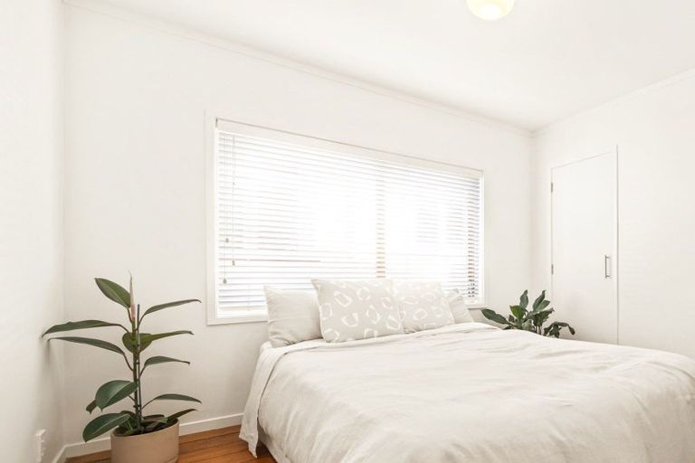 Photo of property in 98 Huia Road, Point Chevalier, Auckland, 1022