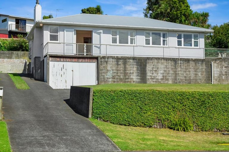 Photo of property in 10 Alberta Road, Glen Avon, New Plymouth, 4312