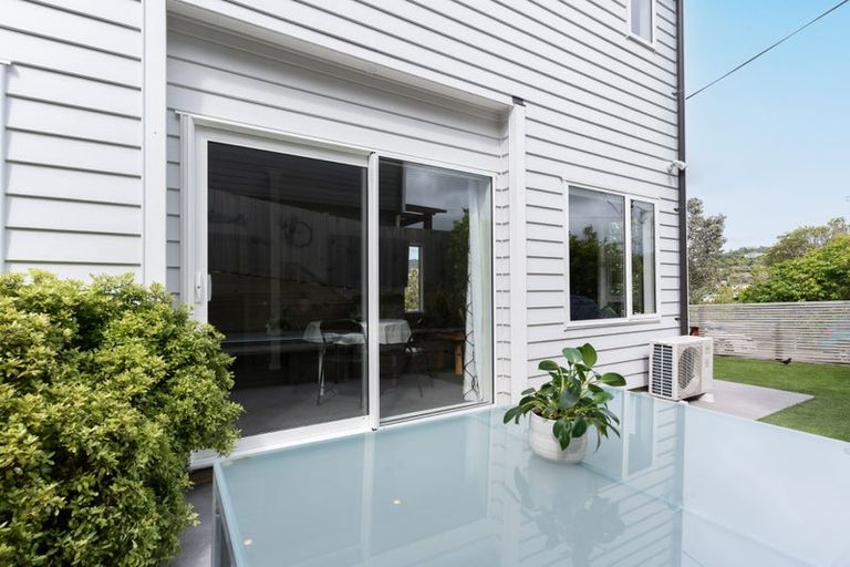 Photo of property in 114a Helston Road, Paparangi, Wellington, 6037