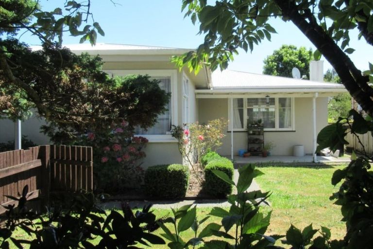 Photo of property in 4 Alton Place, Hokowhitu, Palmerston North, 4410
