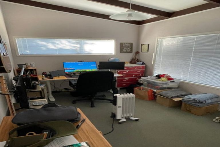 Photo of property in 34 Pacific Parade, Army Bay, Whangaparaoa, 0930