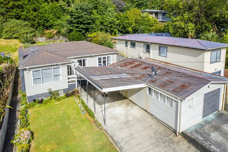 Photo of property in 34 Bledisloe Crescent, Wainuiomata, Lower Hutt, 5014