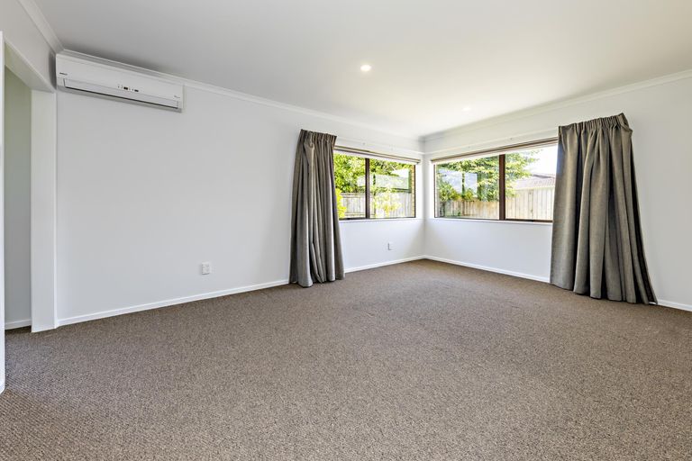 Photo of property in 3 Aztec Place, Conifer Grove, Takanini, 2112