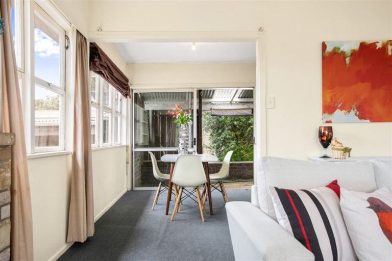 Photo of property in 11 Rowan Terrace, Te Atatu South, Auckland, 0610