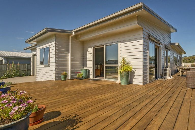 Photo of property in 42 Alf Simpson Drive, Whitianga, 3510