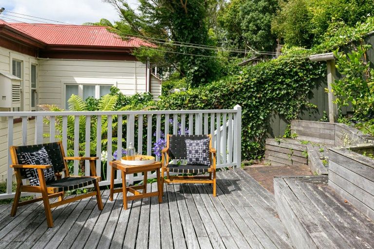 Photo of property in 16 Talavera Terrace, Kelburn, Wellington, 6012