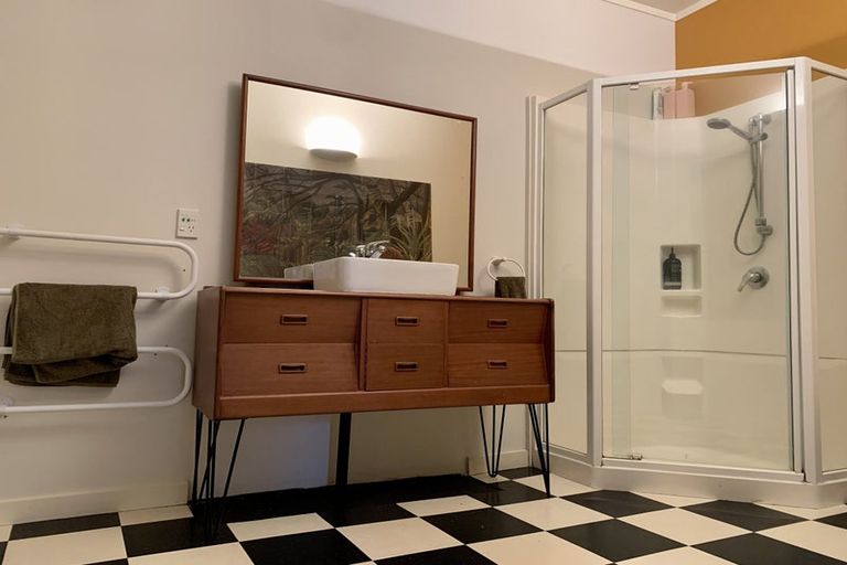 Photo of property in 1/37 Majoribanks Street, Mount Victoria, Wellington, 6011