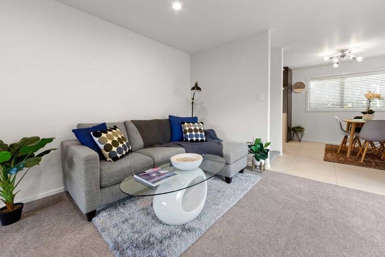 Photo of property in 2/1 Bengal Drive, Cashmere, Christchurch, 8022