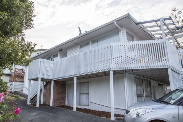 Photo of property in 1/10 Juniper Road, Sunnynook, Auckland, 0620