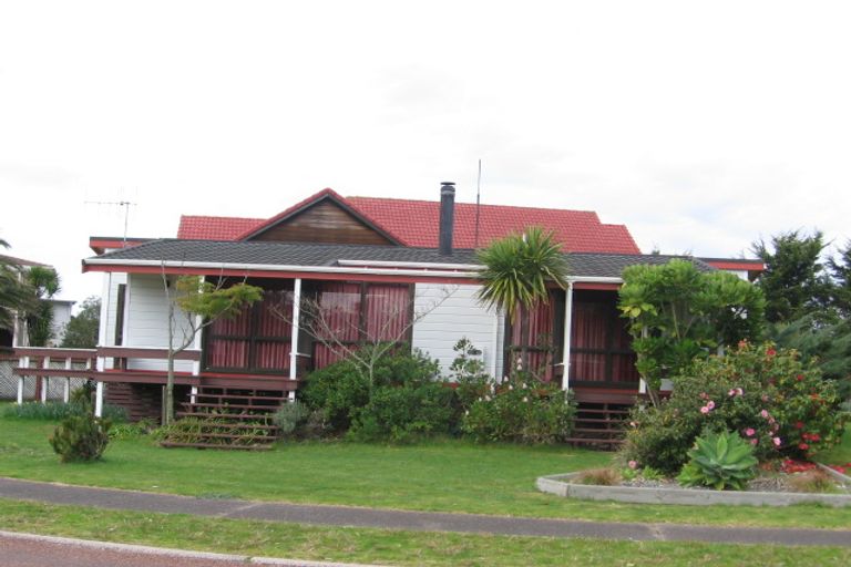 Photo of property in 2 Easdale Place, Pauanui, Hikuai, 3579