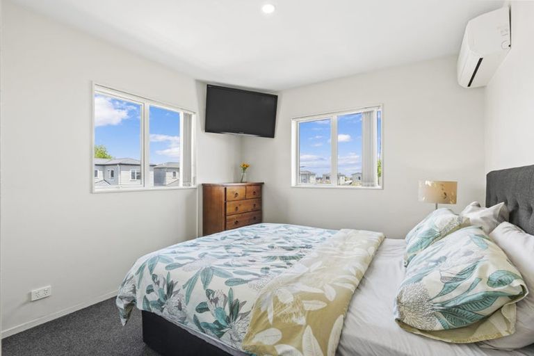 Photo of property in 8 Divide Loop, Takanini, 2112