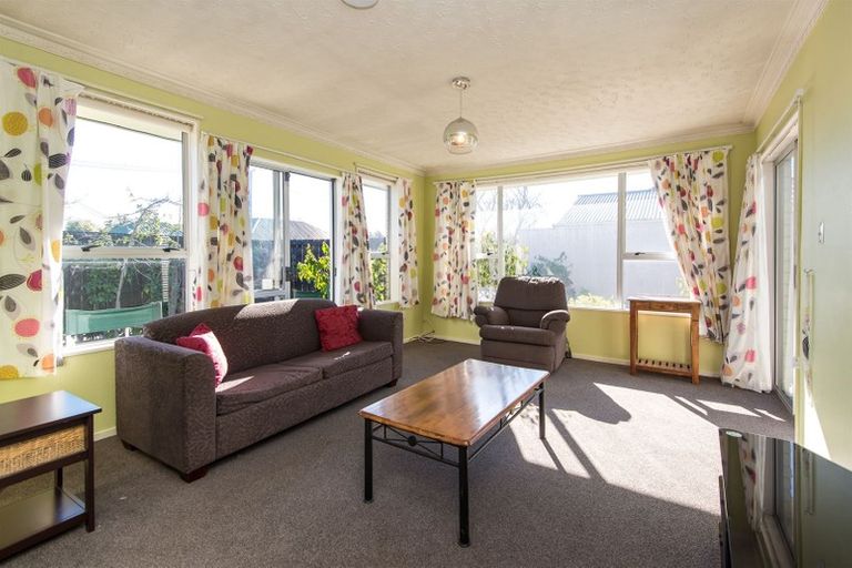 Photo of property in 1/1 Solway Avenue, Ilam, Christchurch, 8041