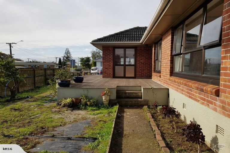 Photo of property in 37 Graeme Avenue, Mangere East, Auckland, 2024