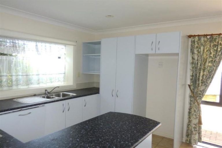 Photo of property in 2 Genesis Place, Flat Bush, Auckland, 2019