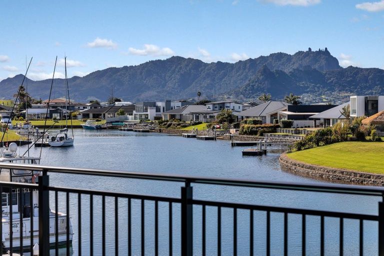 Photo of property in 13 Waitemata Drive, One Tree Point, 0118