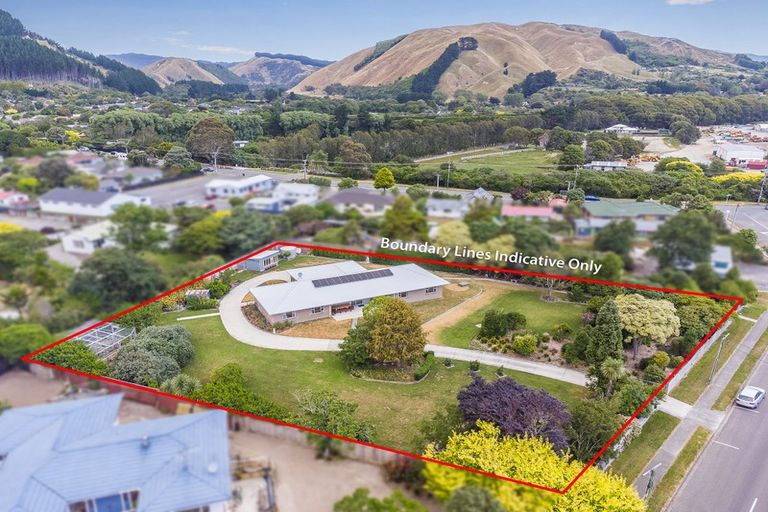 Photo of property in 3-9 Seddon Street, Waikanae, 5036