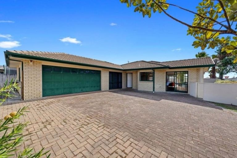 Photo of property in 2 Nautilus Drive, Papamoa Beach, Papamoa, 3118