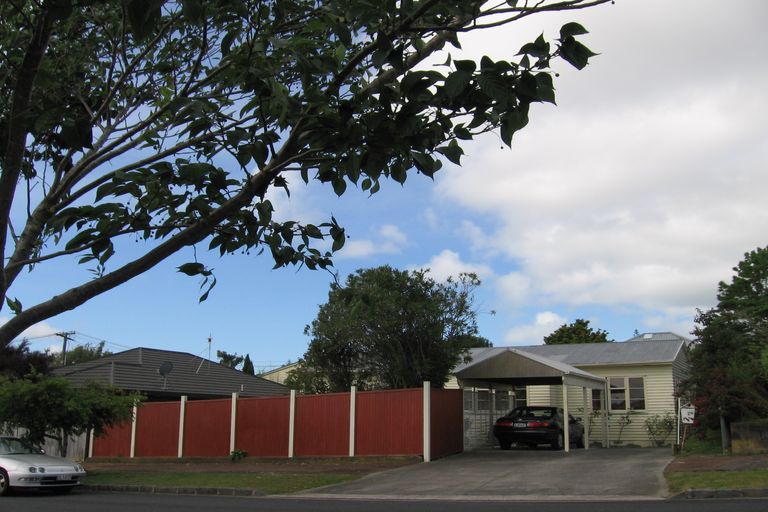 Photo of property in 2 Berridge Avenue, Point Chevalier, Auckland, 1022