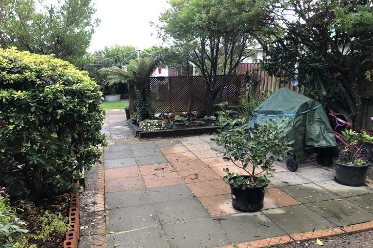 Photo of property in 6 Helvetia Grove, Naenae, Lower Hutt, 5011