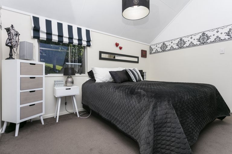 Photo of property in 24 Larkins Street, Helensburgh, Dunedin, 9010