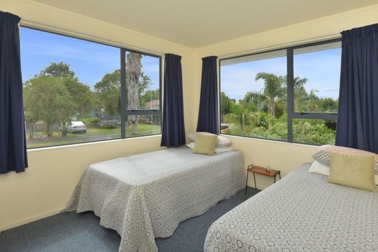 Photo of property in 33 Shearwater Street, One Tree Point, 0118