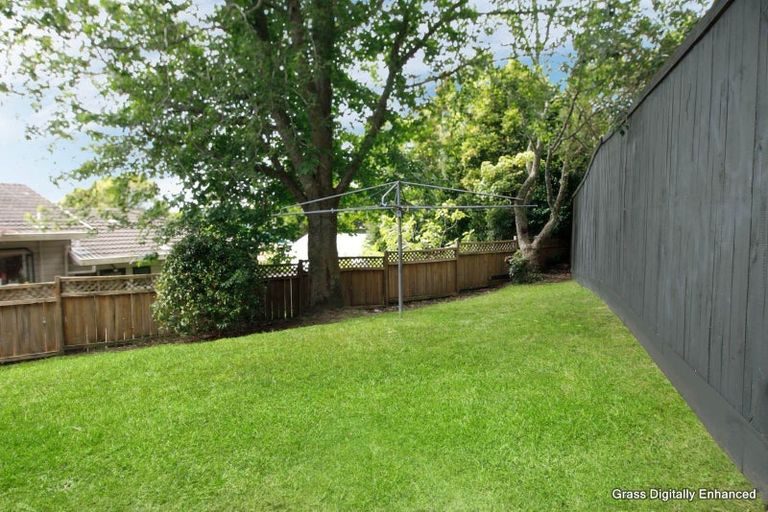 Photo of property in 1/3 Aralia Road, Sunnynook, Auckland, 0620