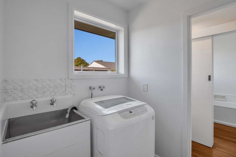 Photo of property in 12 Delaware Crescent, Russley, Christchurch, 8042