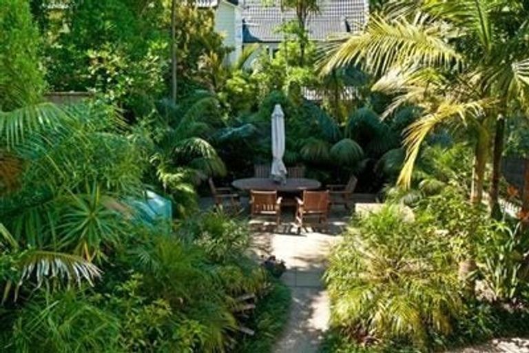 Photo of property in 1/29 View Road, Campbells Bay, Auckland, 0630