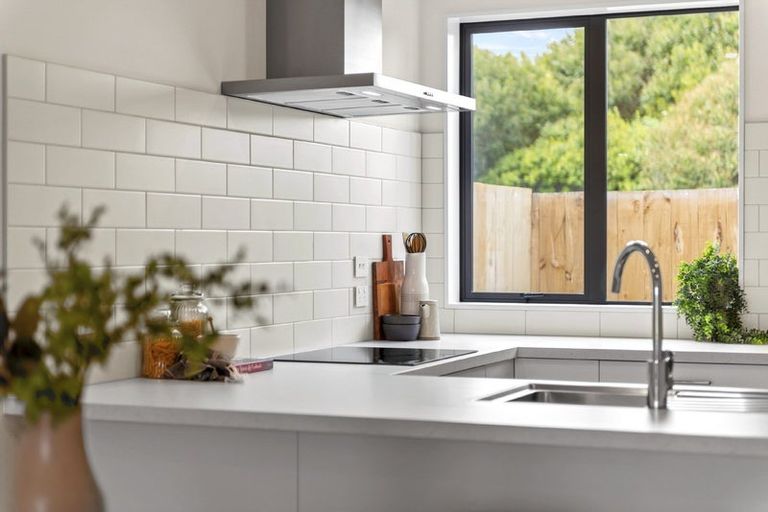 Photo of property in 15 Isabella Lane, Henderson, 0610