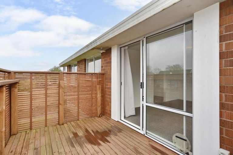 Photo of property in 1/3 James Condon Place, Redwood, Christchurch, 8051