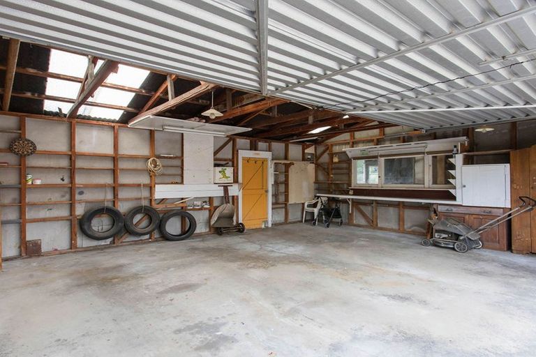 Photo of property in 2/15 Tuscany Place, Beckenham, Christchurch, 8023