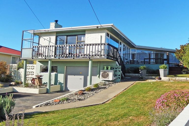 Photo of property in 17 Arrow Crescent, Holmes Hill, Oamaru, 9401