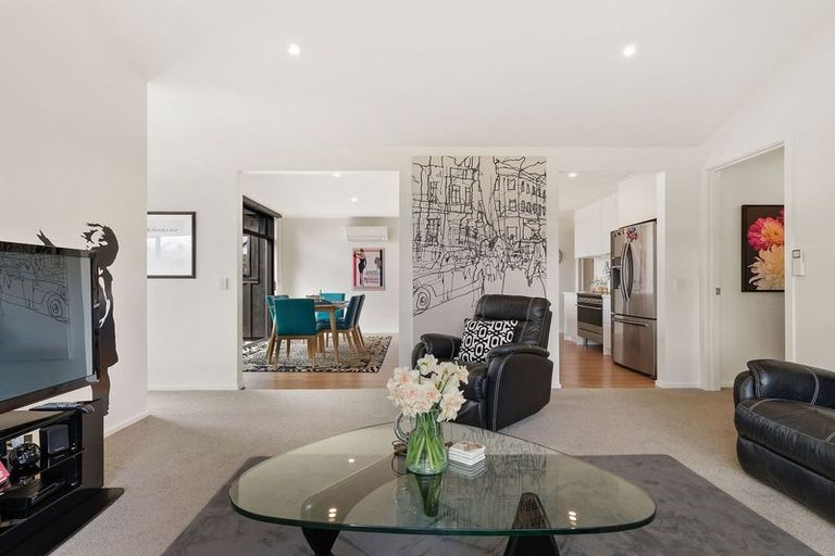 Photo of property in 2 Caithness Court, Jacks Point, Queenstown, 9371