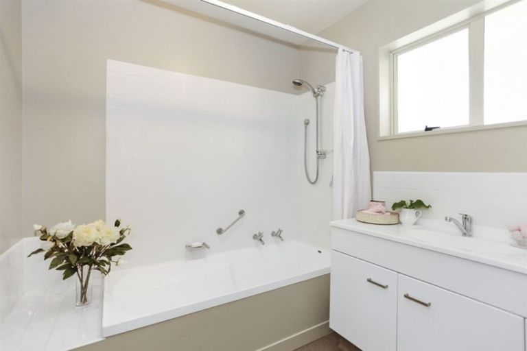 Photo of property in 27a Westburn Terrace, Burnside, Christchurch, 8041