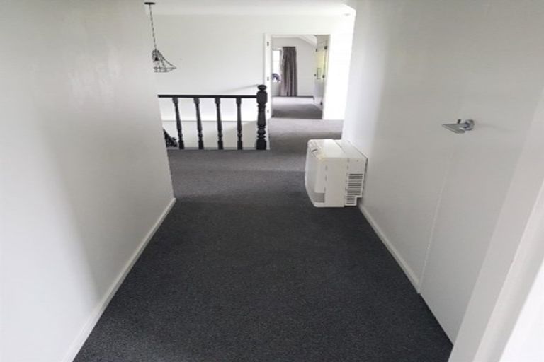 Photo of property in 32 Shackle Lane, Whitby, Porirua, 5024