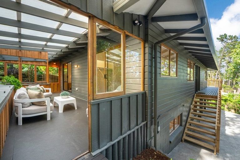 Photo of property in 32 Rosecamp Road, Beach Haven, Auckland, 0626