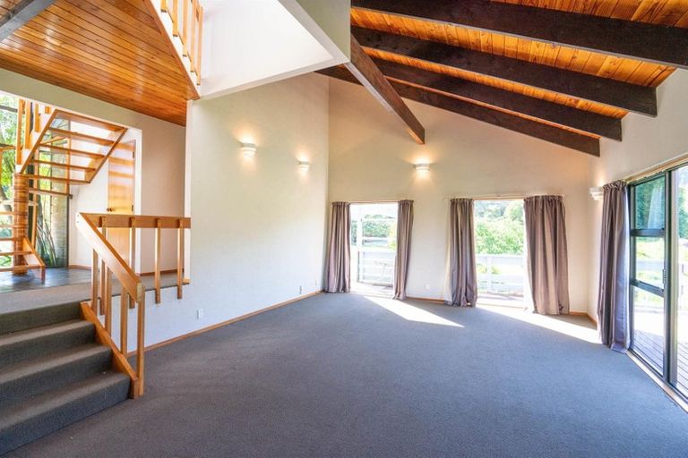 Photo of property in 413 Henderson Valley Road, Henderson Valley, Auckland, 0612