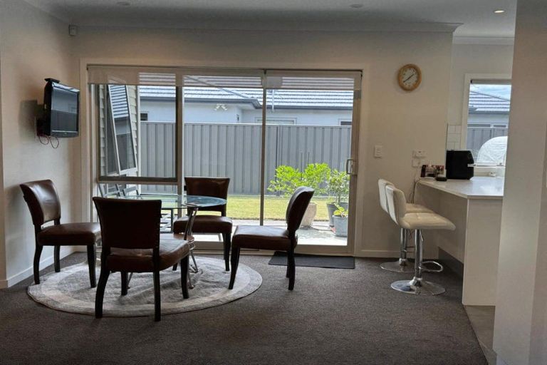 Photo of property in 10 Rakaia Way, Poraiti, Napier, 4112