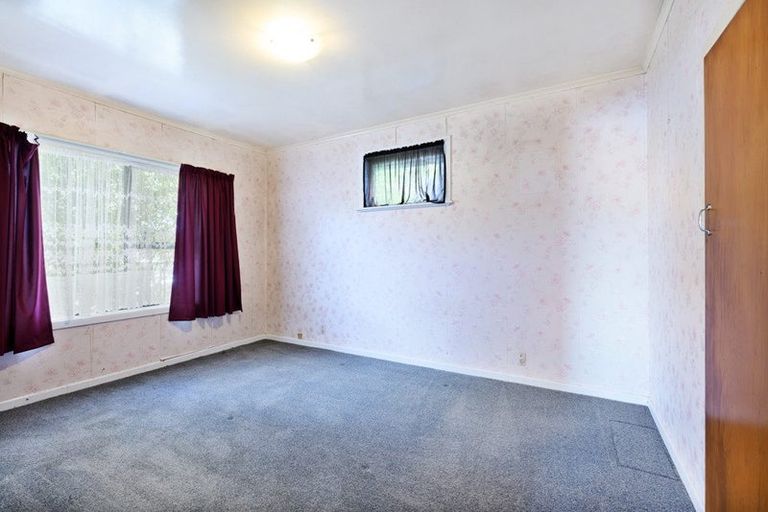 Photo of property in 56 Woodford Avenue, Henderson, Auckland, 0610