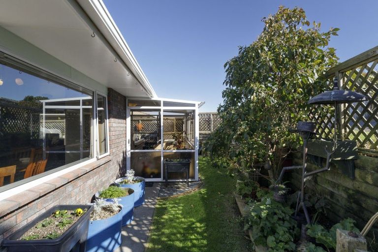 Photo of property in 3 Sandel Rise, Merrilands, New Plymouth, 4312