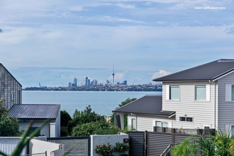 Photo of property in 13 Onemana Way, Te Atatu Peninsula, Auckland, 0610