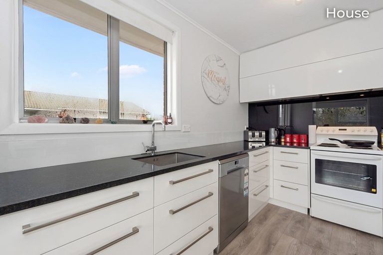 Photo of property in 45 Rutherford Street, Chedworth, Hamilton, 3210