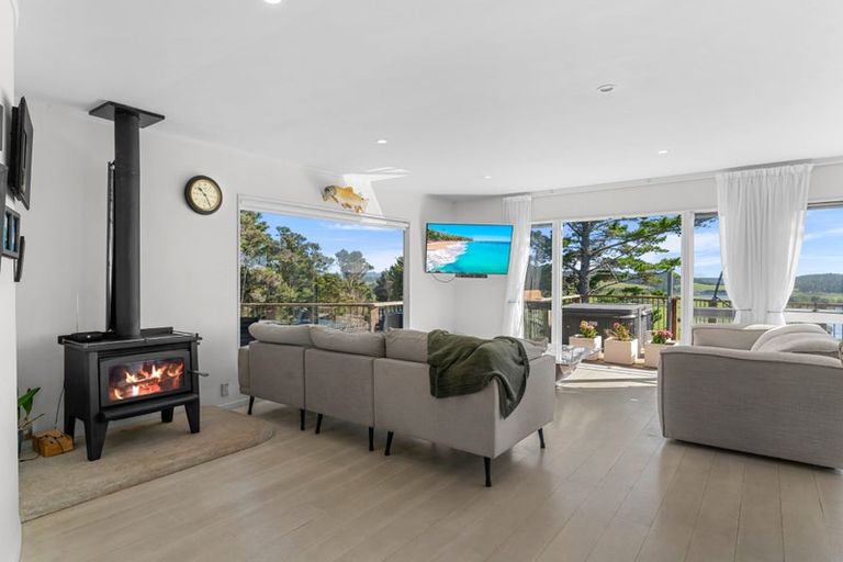 Photo of property in 562 Ocean View Road, Te Arai, Wellsford, 0975