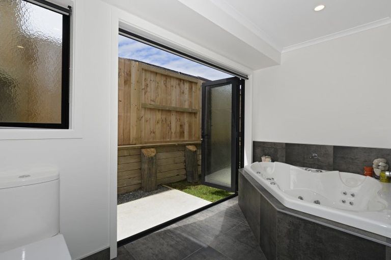 Photo of property in 11 Oyster Place, Omokoroa, 3114