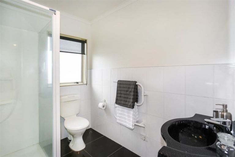 Photo of property in 115 Valley Road, Pukekohe, 2120