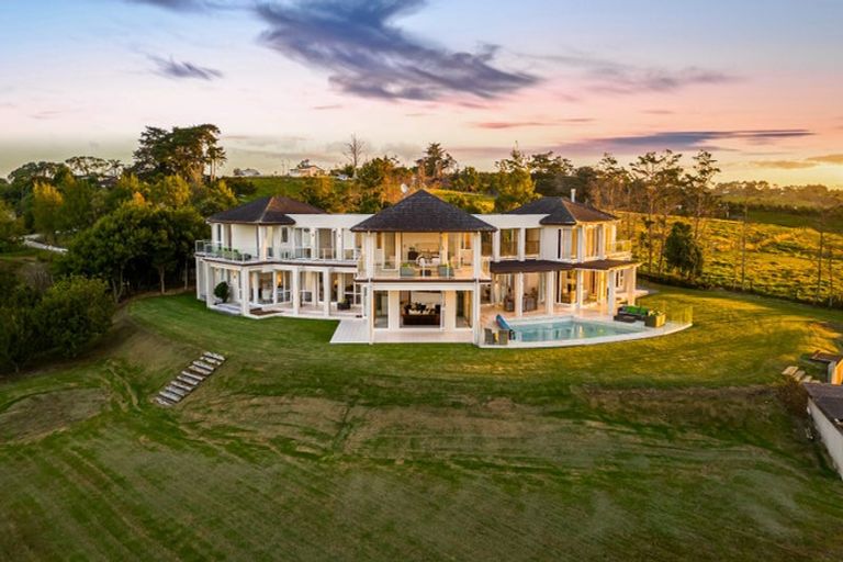 Photo of property in 189 Vaughans Road, Okura, Albany, 0792