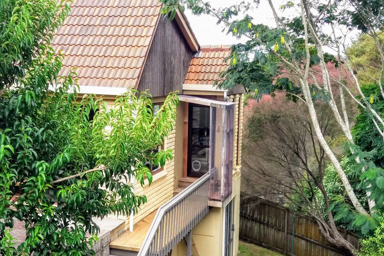 Photo of property in 2/36 Greendale Spur, Glenfield, Auckland, 0629