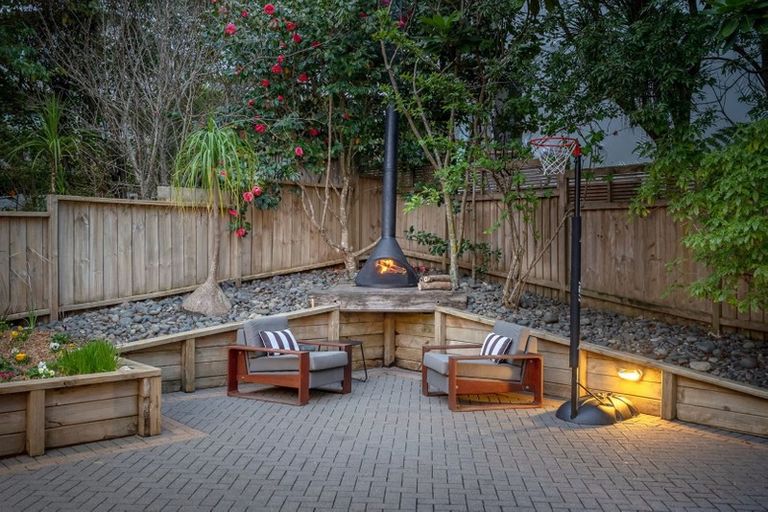 Photo of property in 256 Onewa Road, Birkenhead, Auckland, 0626