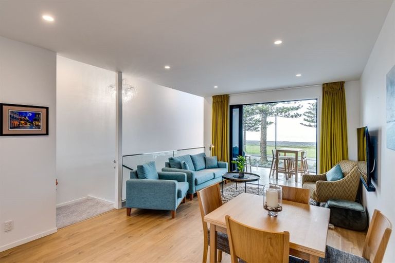 Photo of property in 607 Marine Parade, Napier South, Napier, 4110